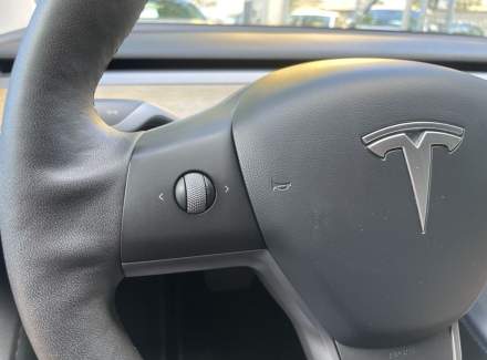 Tesla - Model 3
