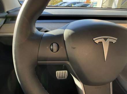 Tesla - Model Y