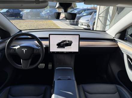 Tesla - Model Y