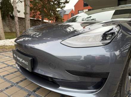 Tesla - Model 3