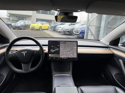 Tesla - Model 3