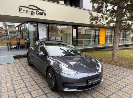 Tesla - Model 3
