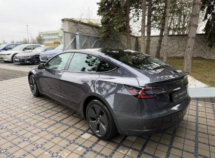 Tesla - Model 3