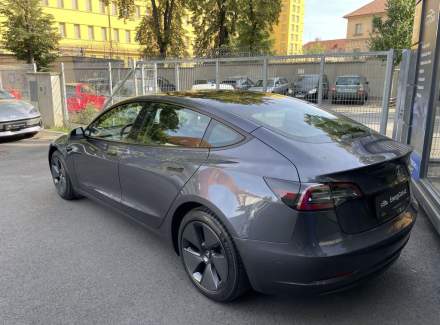 Tesla - Model 3