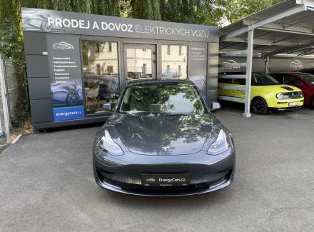Tesla - Model 3