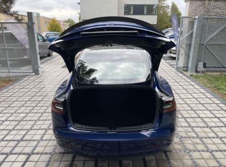 Tesla - Model 3