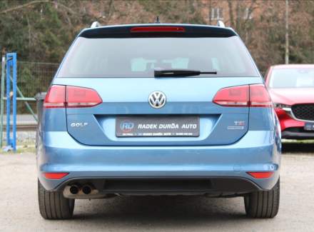 Volkswagen - Golf