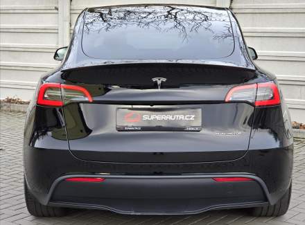 Tesla - Model Y