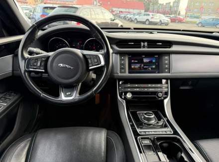 Jaguar - XF