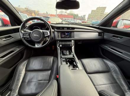 Jaguar - XF