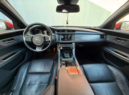 Jaguar - XF