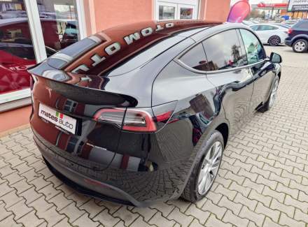 Tesla - Model Y