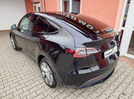 Tesla - Model Y