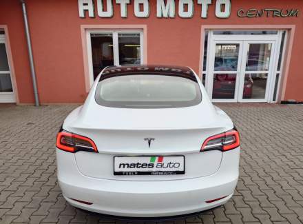 Tesla - Model 3
