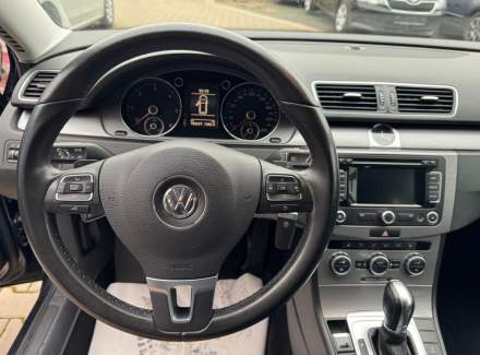 Volkswagen - Passat