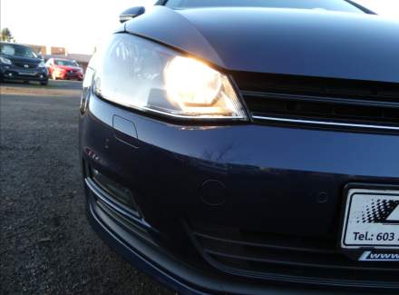 Volkswagen - Golf