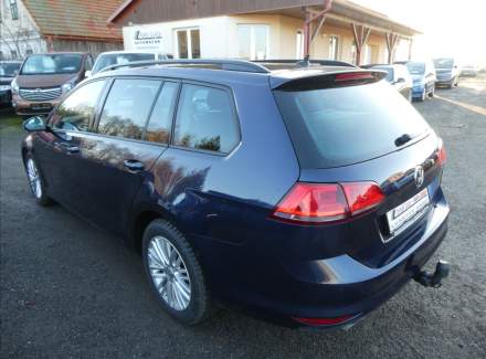 Volkswagen - Golf