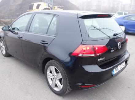 Volkswagen - Golf
