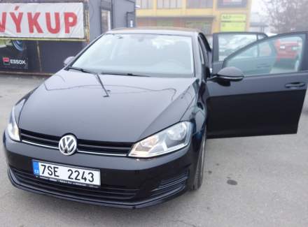 Volkswagen - Golf