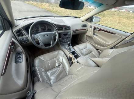 Volvo - V70