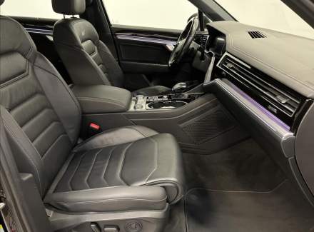 Volkswagen - Touareg