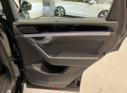 Volkswagen - Touareg