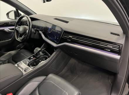 Volkswagen - Touareg