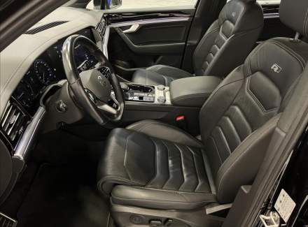 Volkswagen - Touareg