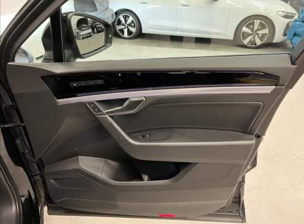 Volkswagen - Touareg