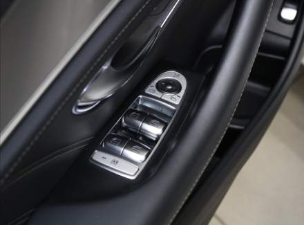 Mercedes-Benz - E-class