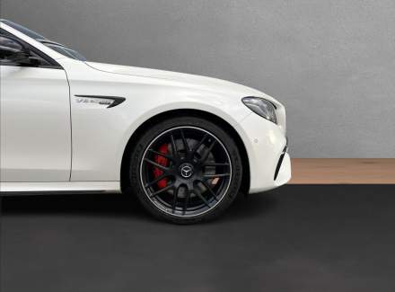 Mercedes-Benz - E-class