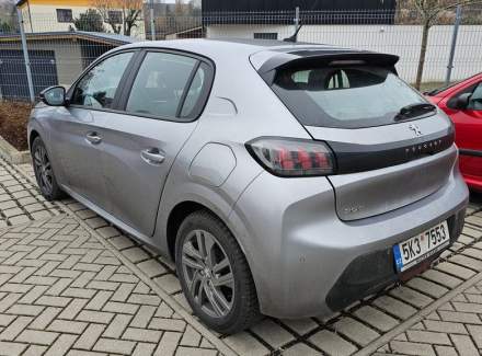 Peugeot - 208