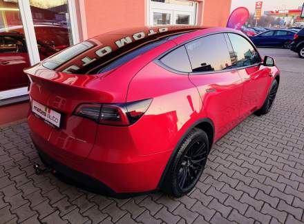 Tesla - Model Y