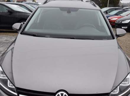 Volkswagen - Golf