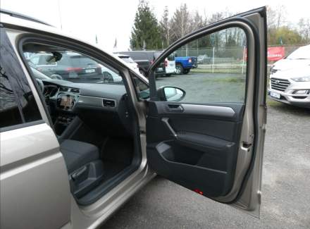 Volkswagen - Touran