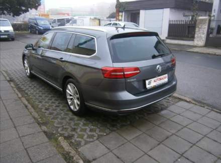 Volkswagen - Passat