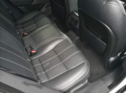 Land Rover - Range Rover Velar