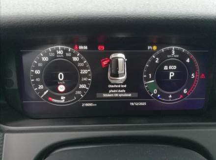 Land Rover - Range Rover Velar