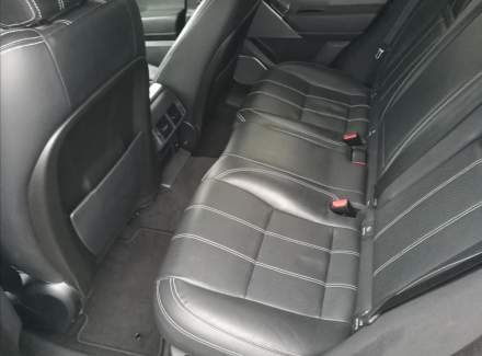 Land Rover - Range Rover Velar