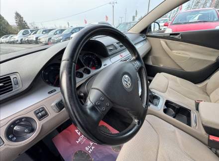 Volkswagen - Passat