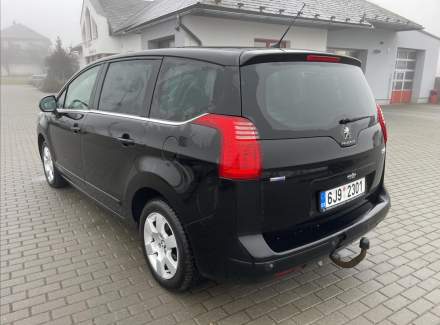 Peugeot - 5008