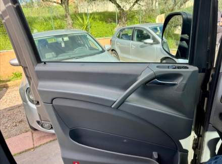 Mercedes-Benz - Vito