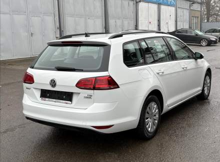 Volkswagen - Golf