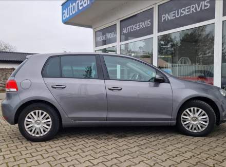 Volkswagen - Golf