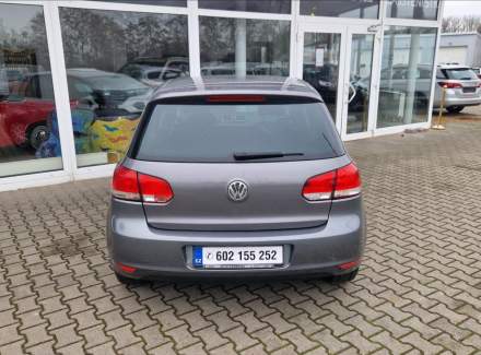 Volkswagen - Golf