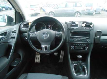 Volkswagen - Golf