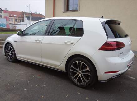 Volkswagen - Golf