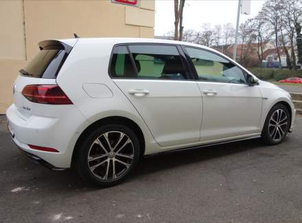 Volkswagen - Golf