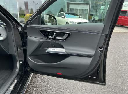 Mercedes-Benz - E-class