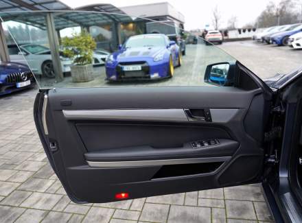 Mercedes-Benz - E-class